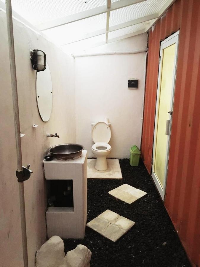 Hotel Kubu Container Uluwatu Zewnętrze zdjęcie