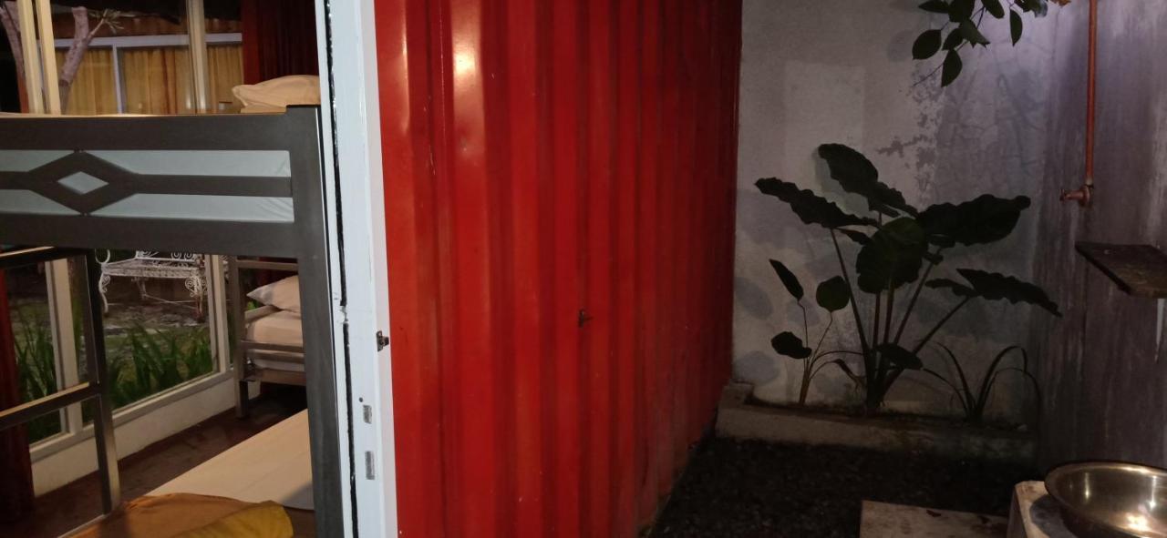 Hotel Kubu Container Uluwatu Zewnętrze zdjęcie